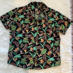 Hawaiian buttoned men’s shirt